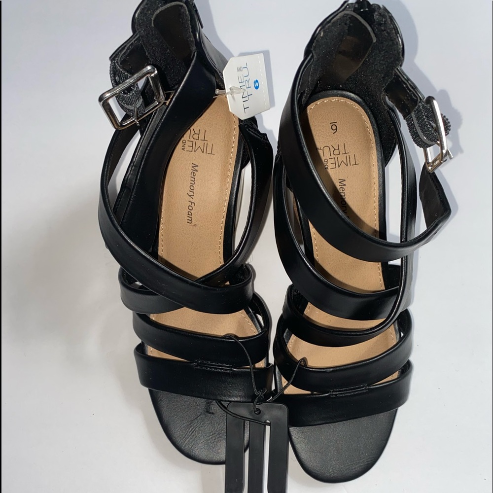 ✨👡 Time and True Women’s Sandal (NWT)